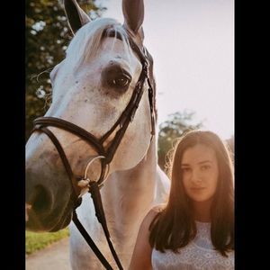 Meet your Posher, Madeline